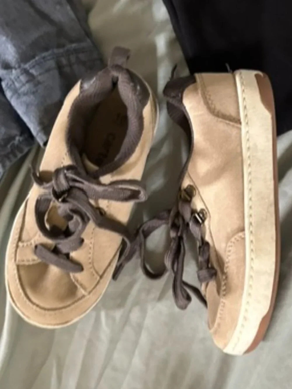 kids size 10   boy boys casual dress shoes tan sneakers ten